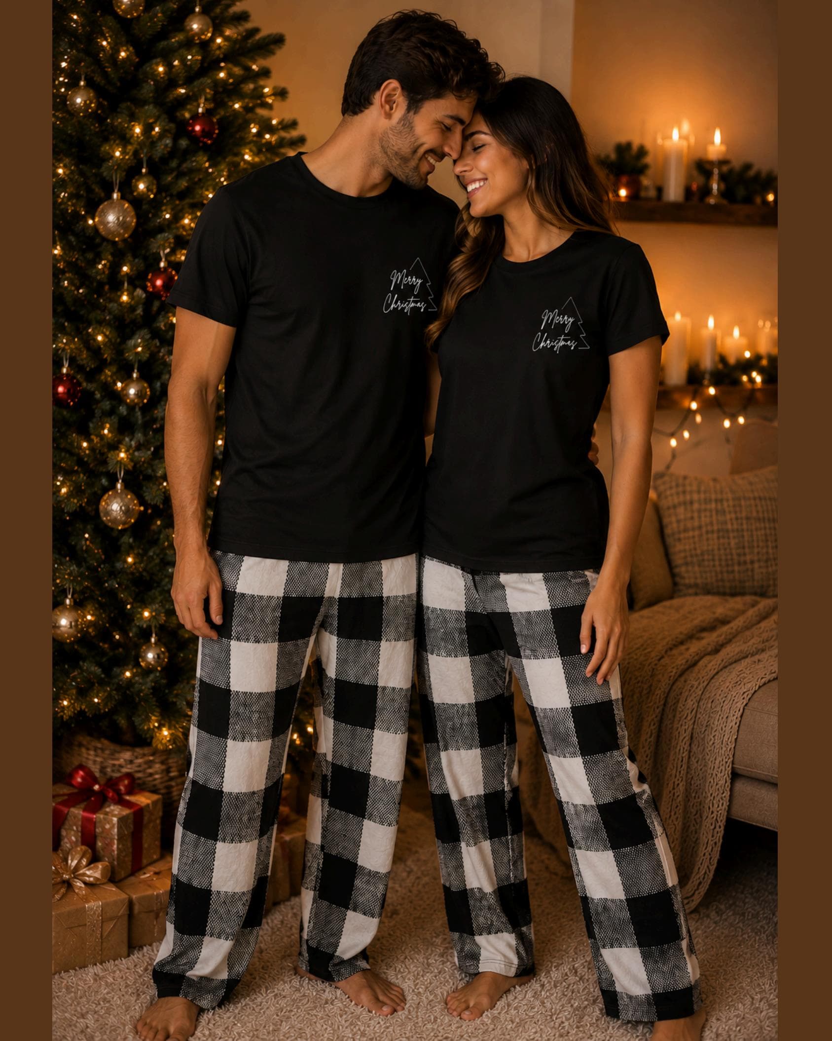 Pareja usando pijamas a juego personalizables